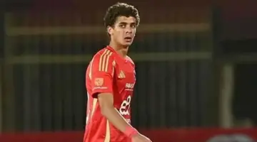 صحيفة إسبانية تفجر مفاجأة بشأن انتقال لاعب الأهلي إلى برشلونة